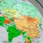 Fashion Iron Plastic World Rotating Globe With Metal Stand Light Decoration for Hom Desk Decor Globe - Image 5